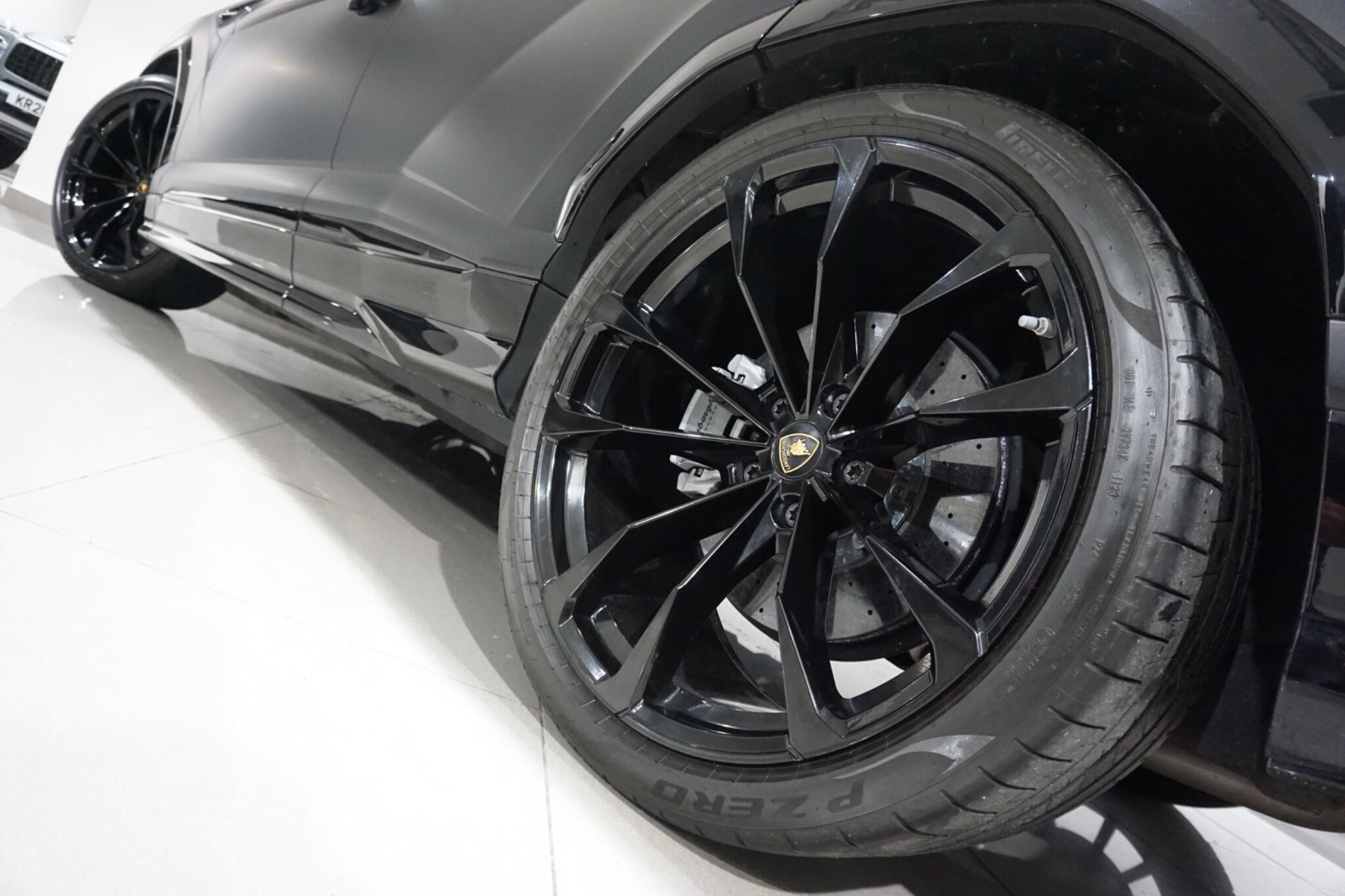 Lamborghini Urus 4.0 V8 BiTurbo SUV 5dr Petrol Auto 4WD Euro 6 (650 ps)